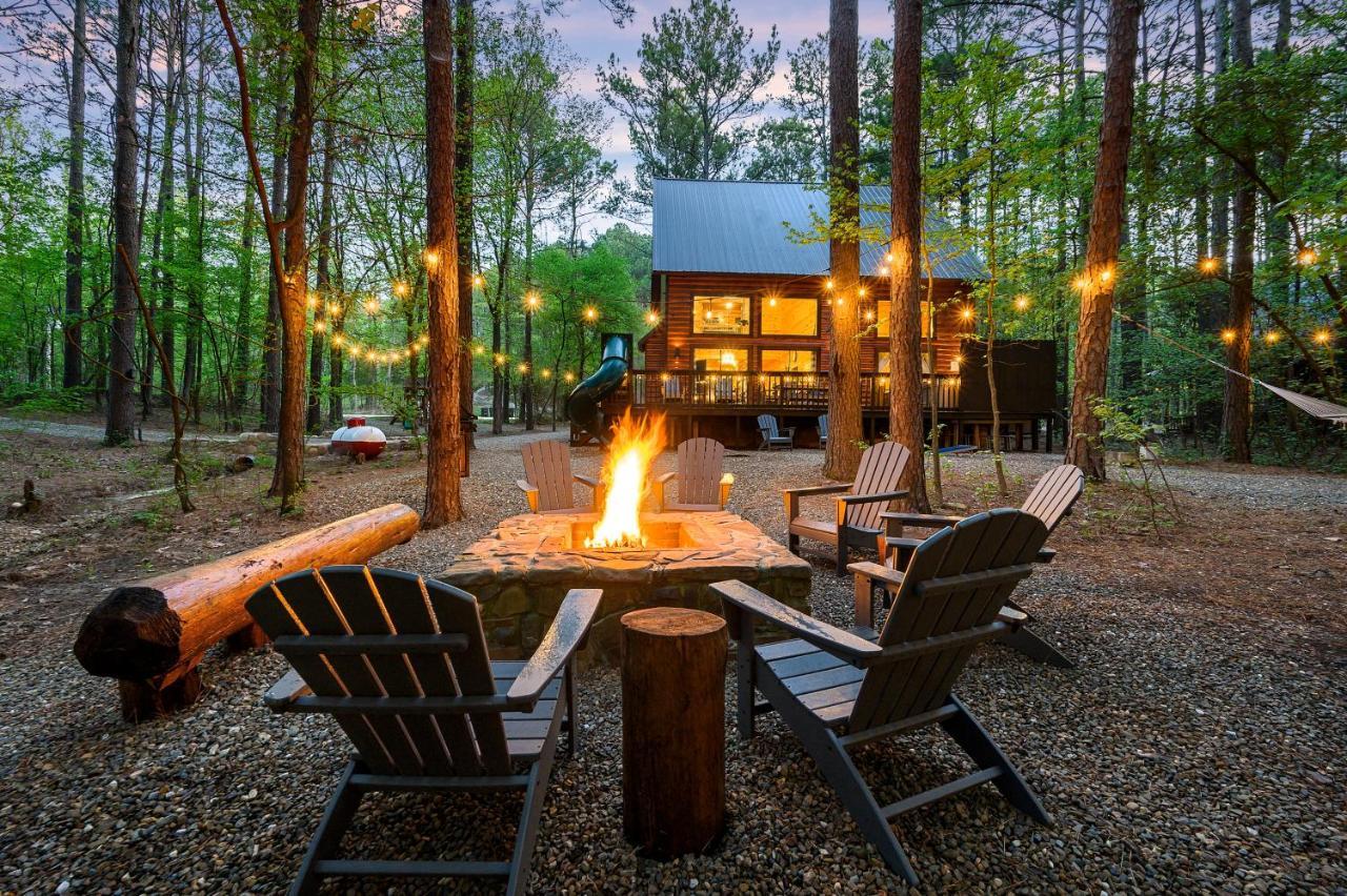 Hickory Bear Cabin: Pines, Hot Tub & Family Fun Broken Bow Exterior photo
