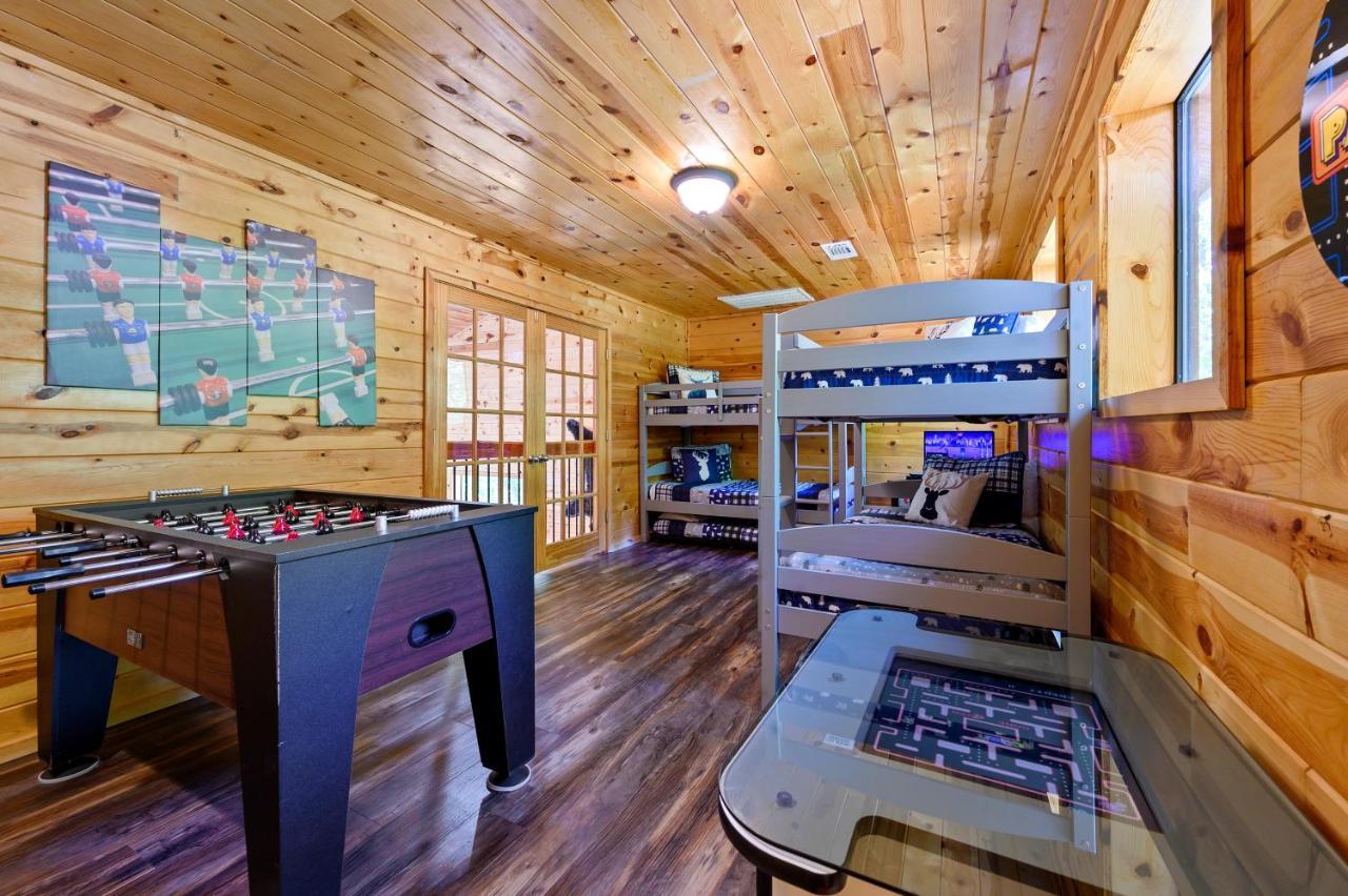 Hickory Bear Cabin: Pines, Hot Tub & Family Fun Broken Bow Exterior photo