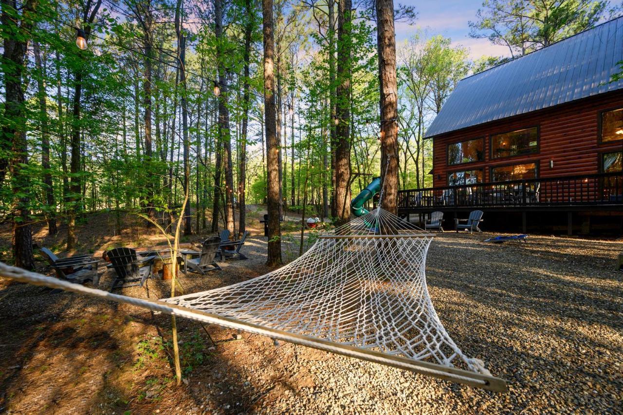 Hickory Bear Cabin: Pines, Hot Tub & Family Fun Broken Bow Exterior photo